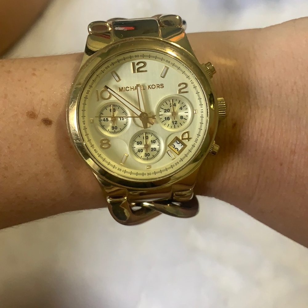 Michael kors link watch